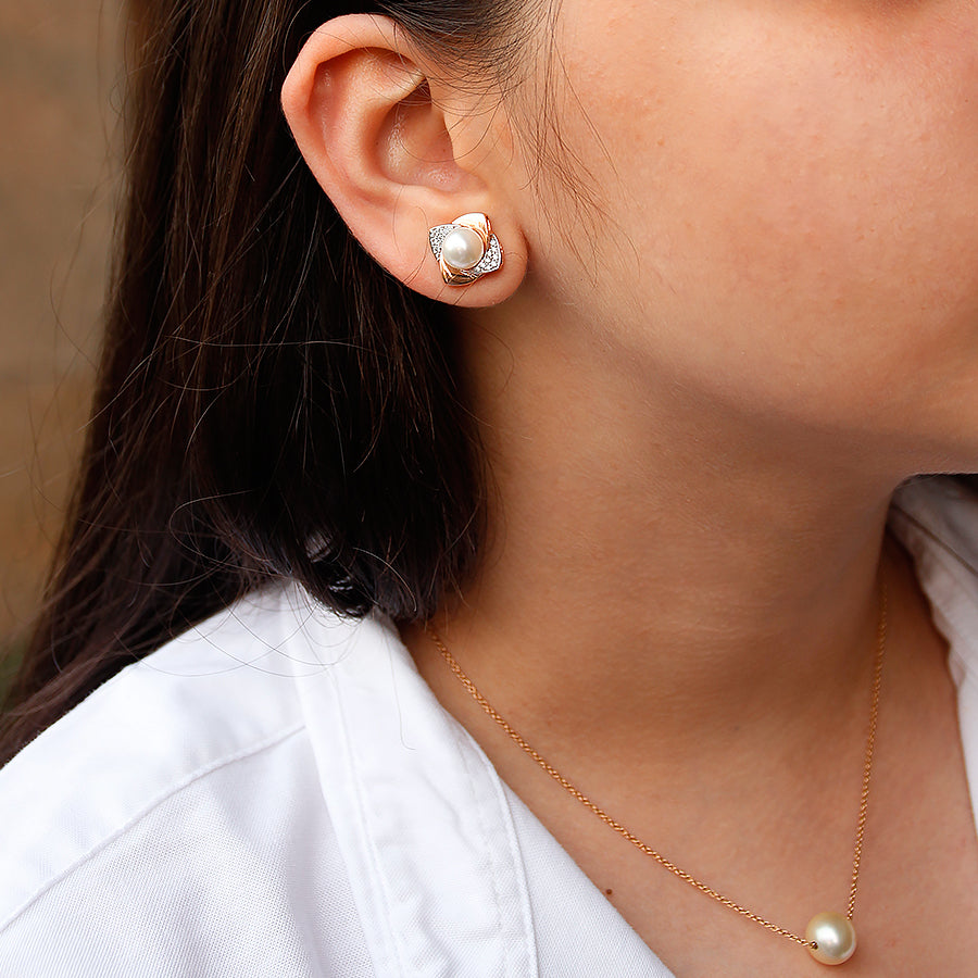 Diamond Pearl Stud Earrings
