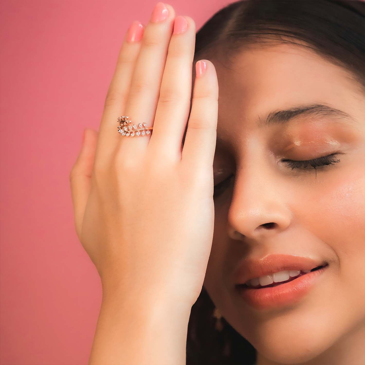Leafy Diamoad Fashion ring